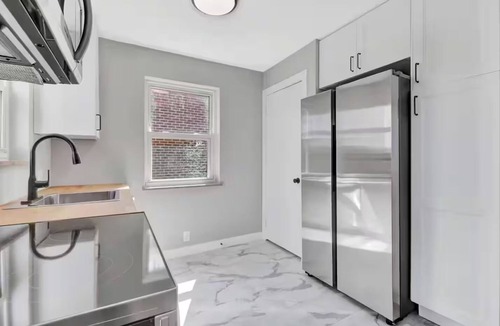 Ludlow House | 3 miles to downtown, private parking, 10% off Ark, Zoo, and Aquarium
