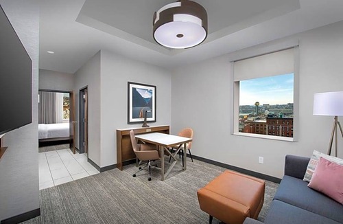 Downtown Knoxville Hotel | 3-Star Hotel ∙ Embassy Suites By Hilton Knoxville Downtown