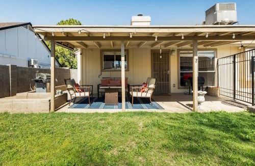 Glendale House | 3B with pool for groups near stadium and entertainment