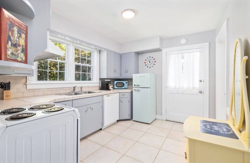 Jonesborough House | 3BR, 2BA house steps from historic Jonesborough