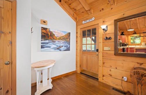 Unicoi County Apartment | 3BR cabin near Nolichucky River in Erwin Single Family Home