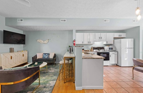 Williamstown Apartment | 3BR Condo for 7 - Only 3 Miles to Ark Encounter!