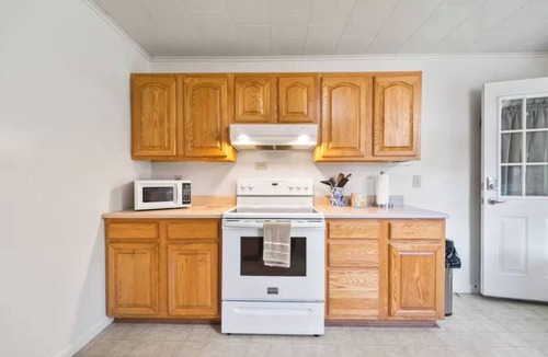 Marlinton House | 3BR Downtown | Greenbrier Trail + Fenced Yard