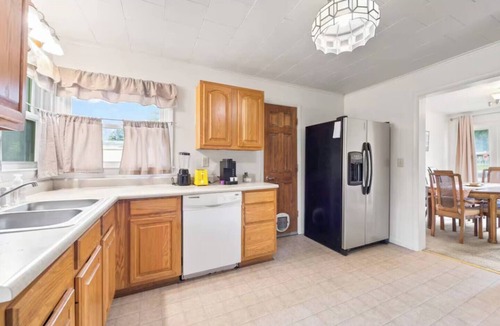Marlinton House | 3BR Downtown | Greenbrier Trail + Fenced Yard