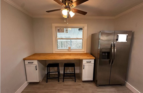 Dunbar House | 3BR Near CAMC & Hospitals - Doctor and Travel Nurse Friendly