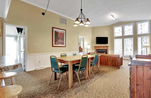 The Woods Cottage | 4 Bedroom/4Bath Cottage