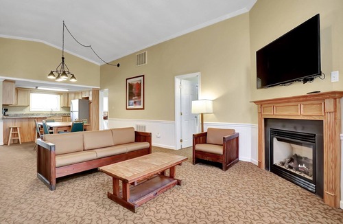 The Woods Cottage | 4 Bedroom/4Bath Cottage