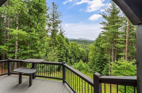Nebo Cabin | 4-Season Retreat | Mtn Views, Fire Pit, Lake James