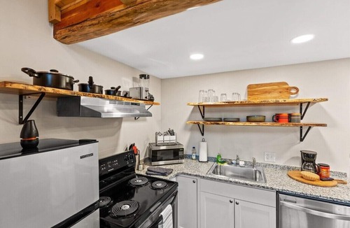 Stanton Apartment | 4Guys Cabin on the Hill/3mi To Natural Bridge