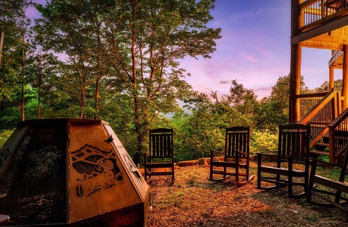 Pittman Center Cabin | 4Suites| JulyDeal | View | HotTub | FirePit | GmRm
