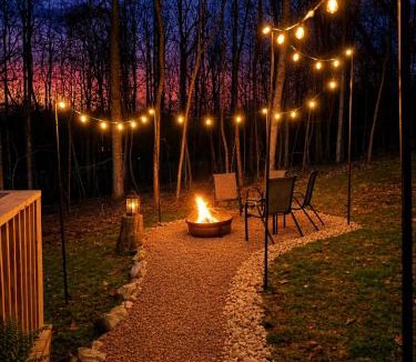 Johnson City House | 5 br 2 ba Bear Oaks Retreat Mountain Escape Spacious Stay for Family and Friends, near downtown Johnson City