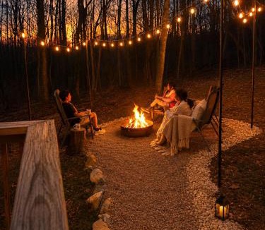 Johnson City House | 5 br 2 ba Bear Oaks Retreat Mountain Escape Spacious Stay for Family and Friends, near downtown Johnson City