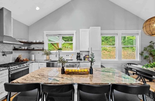 Swannanoa House | 5 mi. to Asheville HotTub Sauna MtnViews FirePit PoolTable