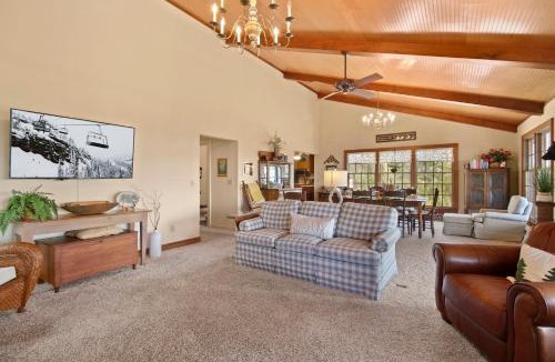 Banner Elk Ski Chalet | 573 Meadow Ave by Carolina Stays