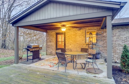 California House | 5BR Farmhouse | Game Room | Near Cincinnati