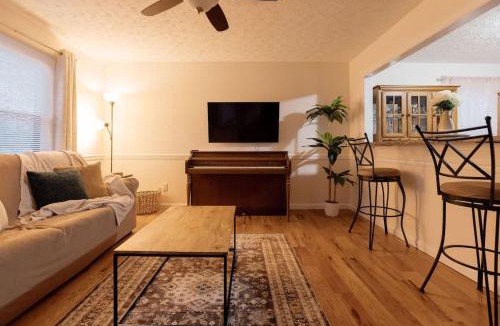 Johnson City House | 5BR Johnson City Fenced Yard Firepit Sleeps 8