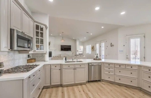 Henderson Villa | 5BR Luxury Villa Pool, Spa, RV Parking, Sleeps 12