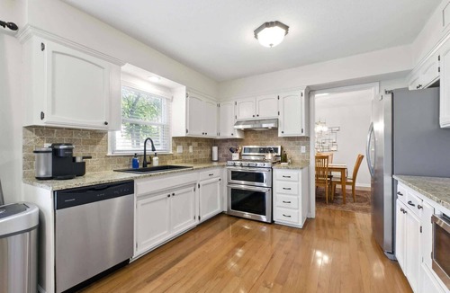 Overland Park House | 6 Beds Kings Game Room+Fenced Yard