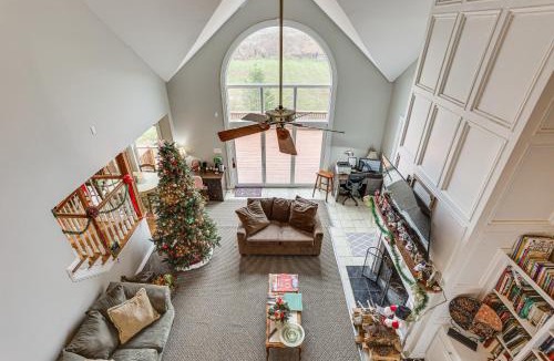 Shelbyville House | 6 Mi to Bourbon Trail: Group Estate on 20 Acres