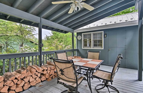 Newland Cottage | 6 Mi to Grandfather Mtn: Lake Cottage w/Deck