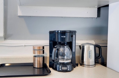 Hamilton Apartment | 6 Mi to Historic Leesburg: Apt w/On-Site Dining