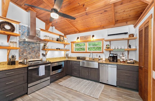 Fairview House | 7 Miles to DT AVL, Hot Tub, Mountain View, Fenced Yard, Pet-Friendly