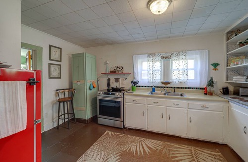 Newland Cottage | 8 Mi to Sugar Mtn! Cozy Cottage w/Fire Pit