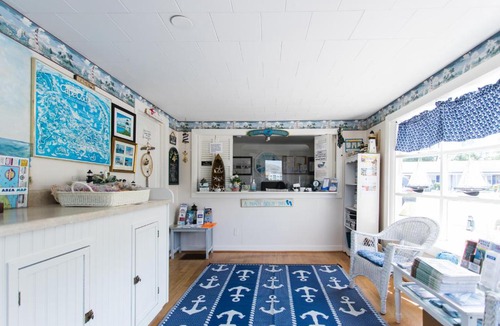 Northwest Harwich Hotel | A Beach Breeze Inn