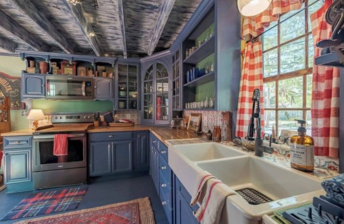 Stonington Apartment | A Mystic Stay as Sweet as Apple Pie!