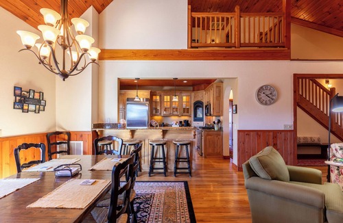 Tynecastle House | A Tree Top Mountain Home - Views, Game Room, Pet Friendly