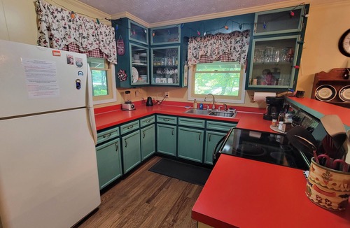 Boone Cottage | A Troutsong on Rushing Stream-Minutes to Boone!