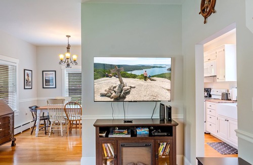 Hall Quarry House | Acadia Mtn View|Updated 1880s Home |Pets |Fire Pit