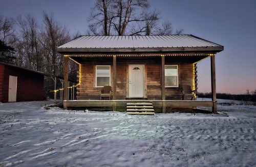 Frenchburg Cabin | Adorable couples retreat in Frenchburg with easy access to the Red River Gorge