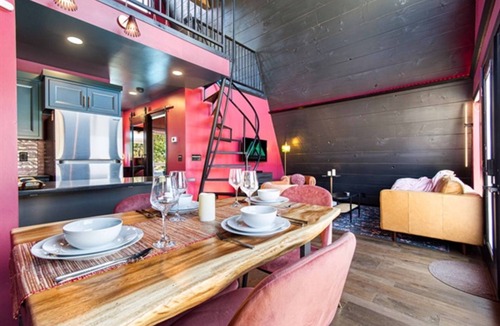 Omaha Cabin | Adults-Only A-Frame | Hot Tub + Steam Shower
