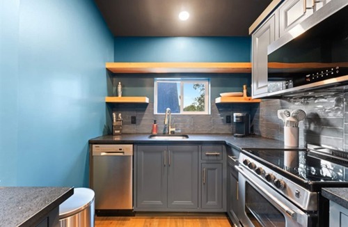 Omaha Cabin | Adults-Only Luxury Cabin w/Steam Shower + HotTub