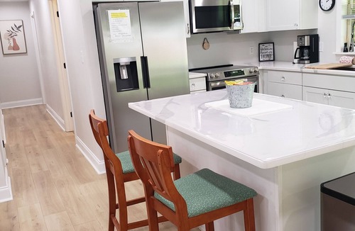 Stanton House | All Newly remodeled- stylish luxury nestled in rural neighborhood - Forest View