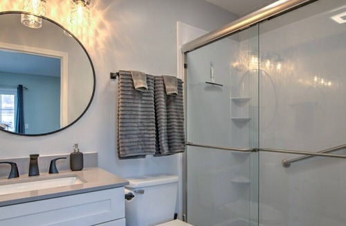 Johnson City House | Alluring oasis in the Pebble Creek Condominiums community, just a few steps away from ETSU.