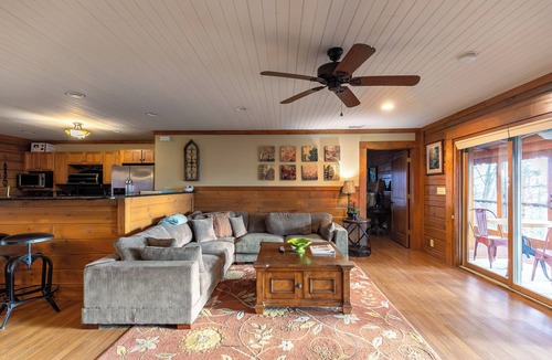 Apple Ridge Cabin | Alpine Vista - Blowing Rock Cabin with hot tub, Theater, Sauna, Views