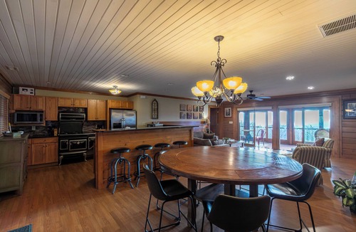 Apple Ridge Cabin | Alpine Vista - Blowing Rock Cabin with hot tub, Theater, Sauna, Views