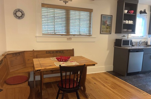 Black Mountain Apartment | Amazing Views, Close to Town, Hot tub, Privacy