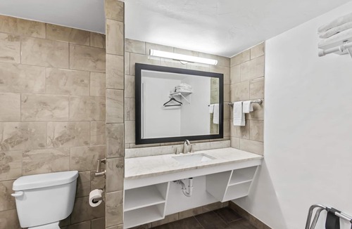 Williamstown Hotel | Americas Best Value Inn & Suites Williamstown