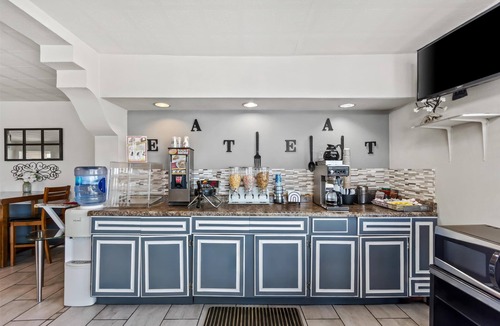 Williamstown Hotel | Americas Best Value Inn & Suites Williamstown