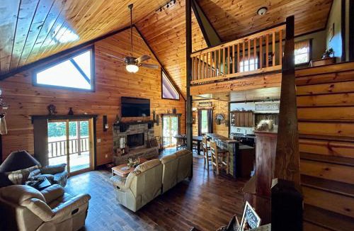 Campton House | Antler Ridge Retreat - Secluded Hot Tub Cabin - Pond and Game Room