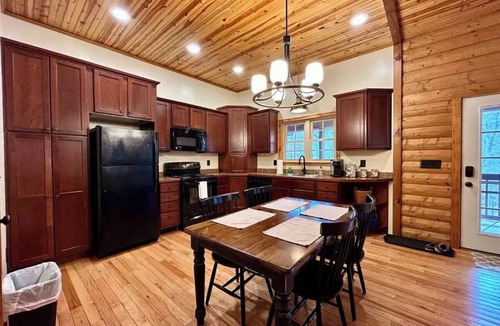 Stanton Cabin | Appalachian Lookout RRG | Hot Tub | Wifi