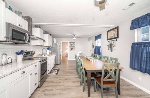 Williamstown Condo | Arkstone Retreat 3- Only 4 minutes to the Ark!