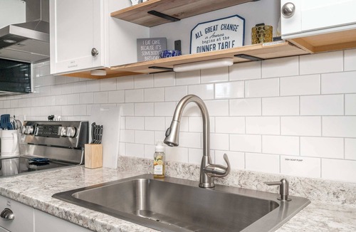 Williamstown Condo | Arkstone Retreat 3- Only 4 minutes to the Ark!