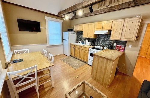 Stowe Area Condo | Artist Studio - 1BR Condo in Stowe Village Historic District