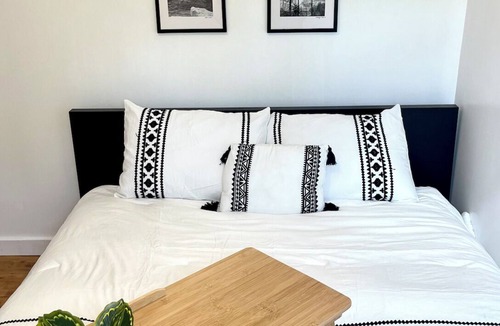 Jonesborough Other | Artsy Farmhouse Retreat TN countryside near Jonesborough - pet friendly