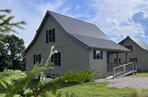 Farmers Cottage | Awesome Cabin Near Cave Run Lake and Morehead State University!