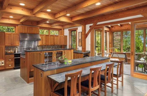 Rollingbay Apartment | Bainbridge Is waterfront lodge w private beach access and extensive amenities